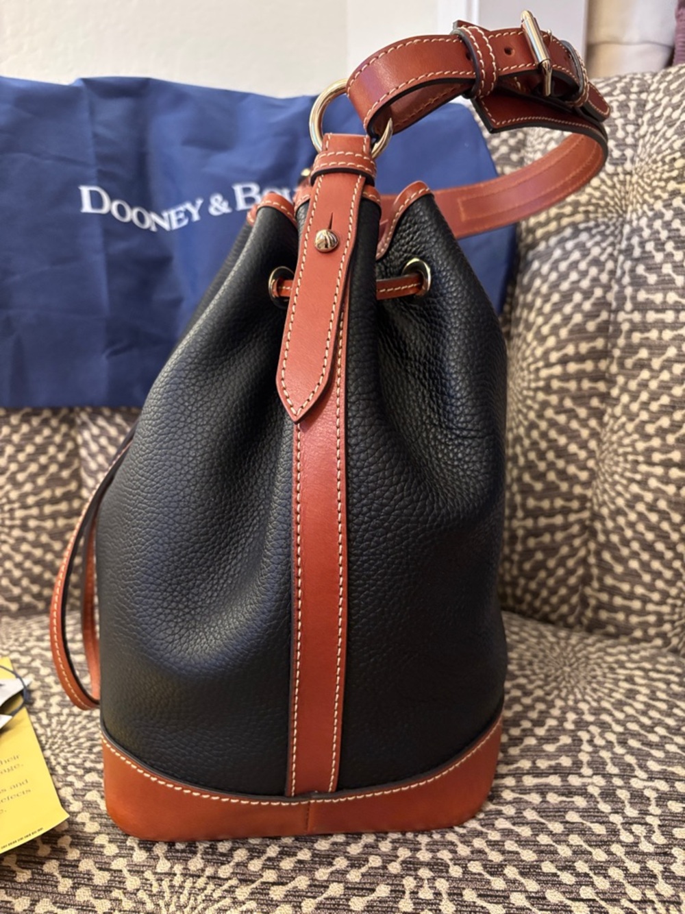 Dooney & Bourke Drawstring Tote Shoulder Bag Like New Dust Bag Tag Black Leather - Picture 7 of 13